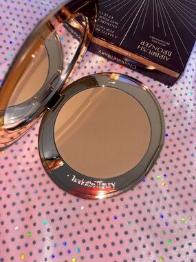 Charlotte Tilbury Airbrush Bronzer - Warm Tan / Beige Finish